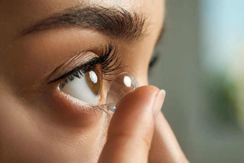 Lentilles de contact sur mesure chez Les P'ti Opticiens à Chambéry, Chasse-sur-Rhône et Bourg-lès-Valence