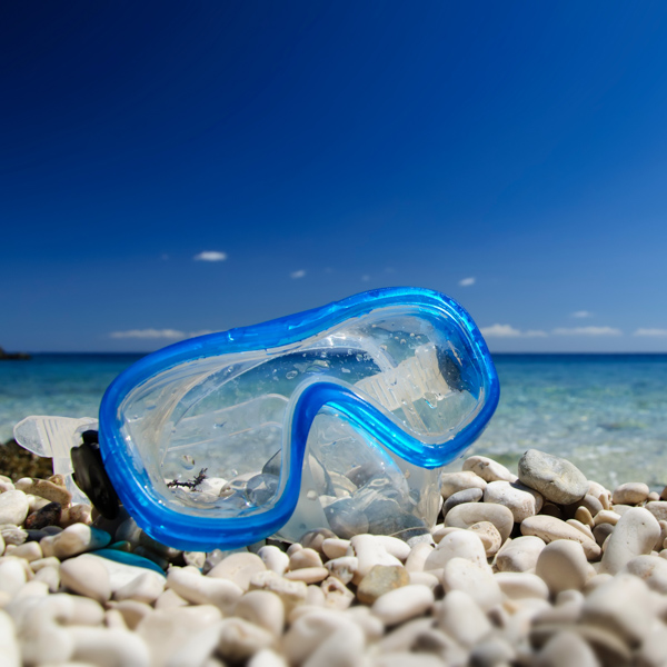 Un masque de plongée pour voir sous l'eau chez Les P'ti Opticiens à Chambéry, Chasse-sur-Rhône et Bourg-lès-Valence