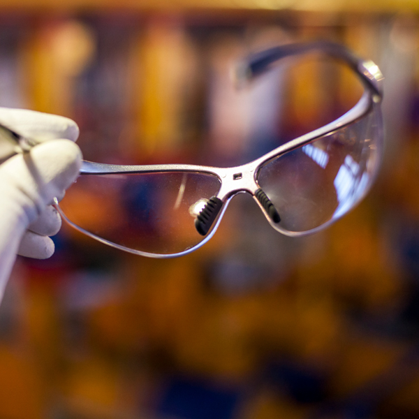 Lunettes de sécurité basique chez Les P'ti Opticiens à Chambéry, Chasse-sur-Rhône et Bourg-lès-Valence