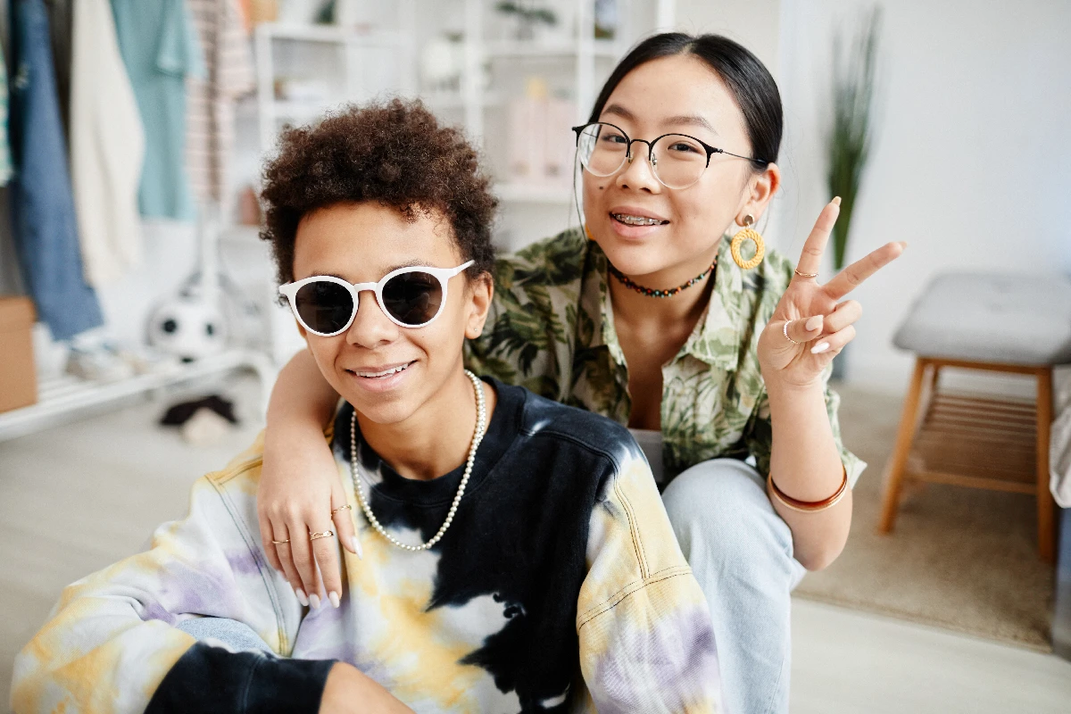 Lunettes stylées pour adolescents chez Les P'ti Opticiens à Chambéry, Chasse-sur-Rhône et Bourg-lès-Valence