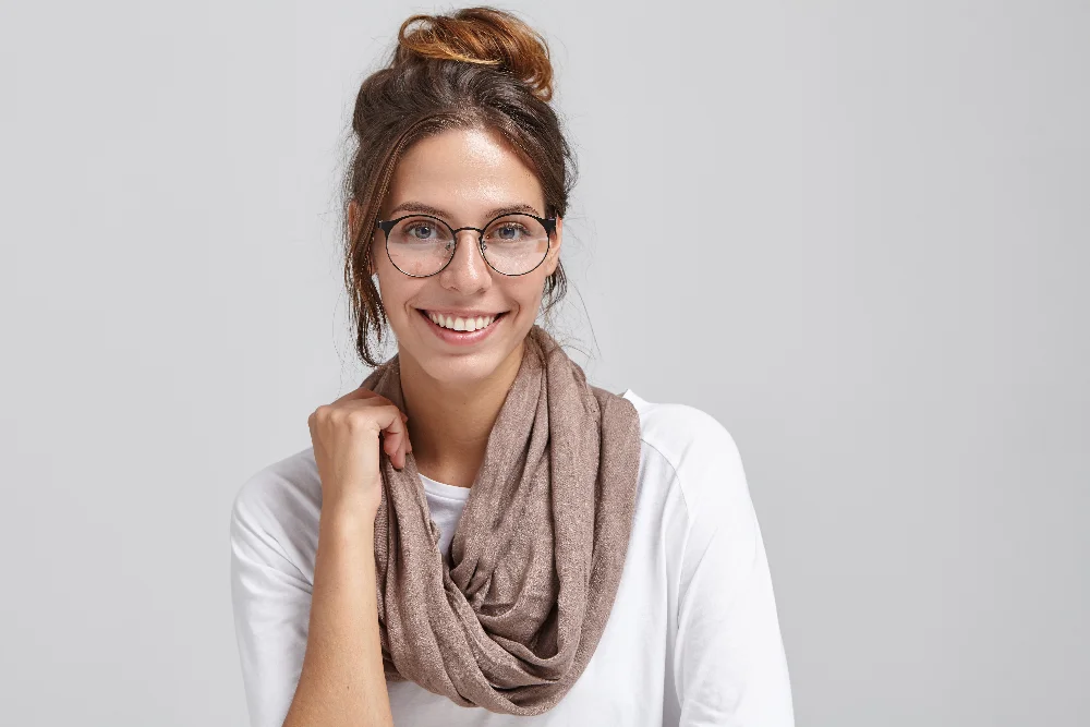 Lunettes stylées pour adultes chez Les P'ti Opticiens à Chambéry, Chasse-sur-Rhône et Bourg-lès-Valence