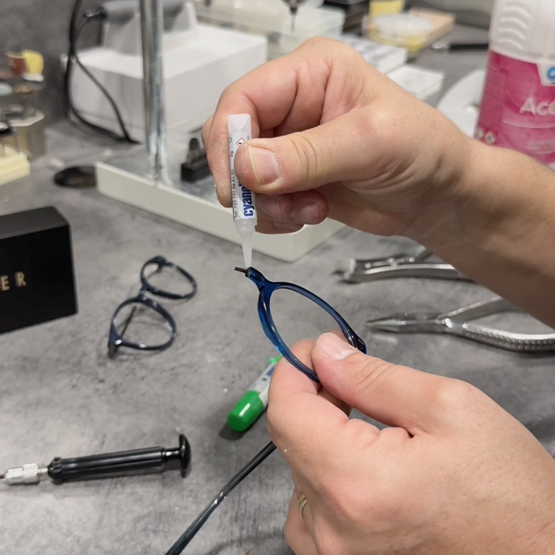 Création de pièces pour lunettes chez Les P'ti Opticiens à Chambéry, Chasse-sur-Rhône et Bourg-lès-Valence